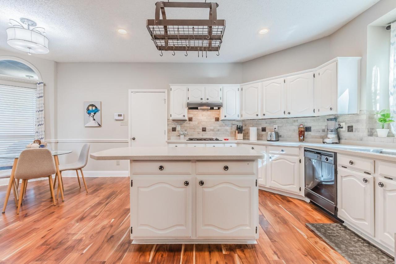 * *Astounding House **Perfect For Family And Friends , Pool , Hot Tub, & Game Room อัลเลน ภายนอก รูปภาพ