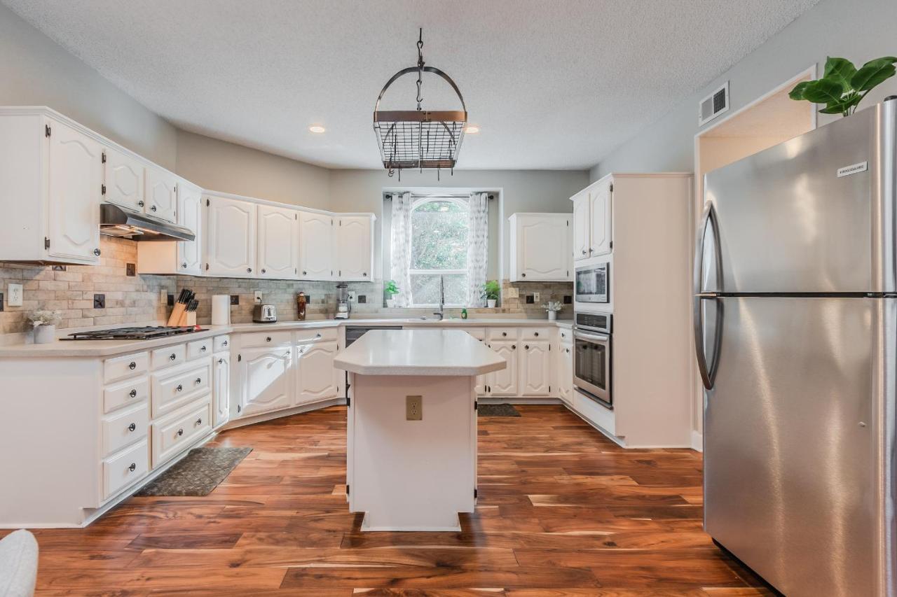 * *Astounding House **Perfect For Family And Friends , Pool , Hot Tub, & Game Room อัลเลน ภายนอก รูปภาพ