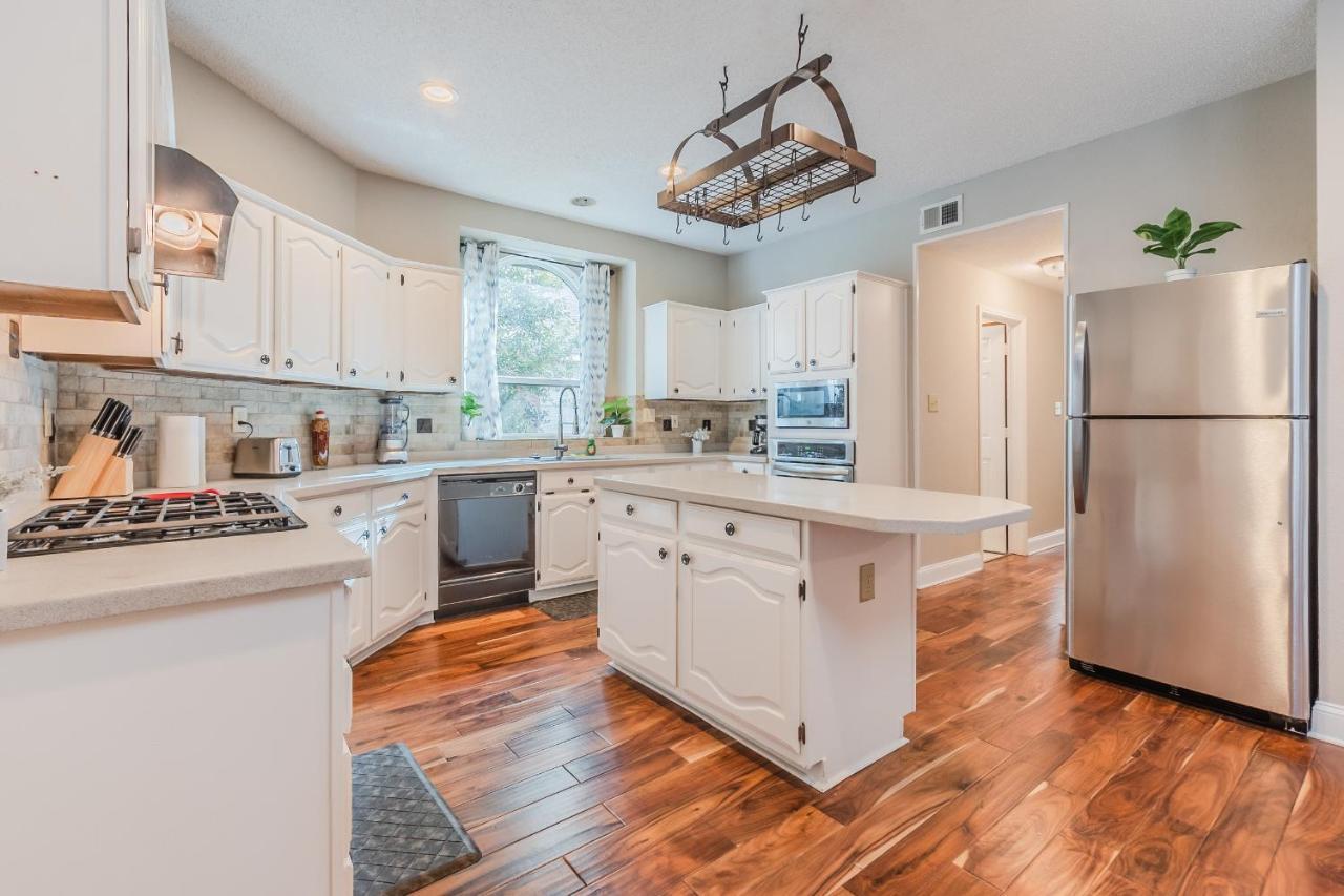 * *Astounding House **Perfect For Family And Friends , Pool , Hot Tub, & Game Room อัลเลน ภายนอก รูปภาพ